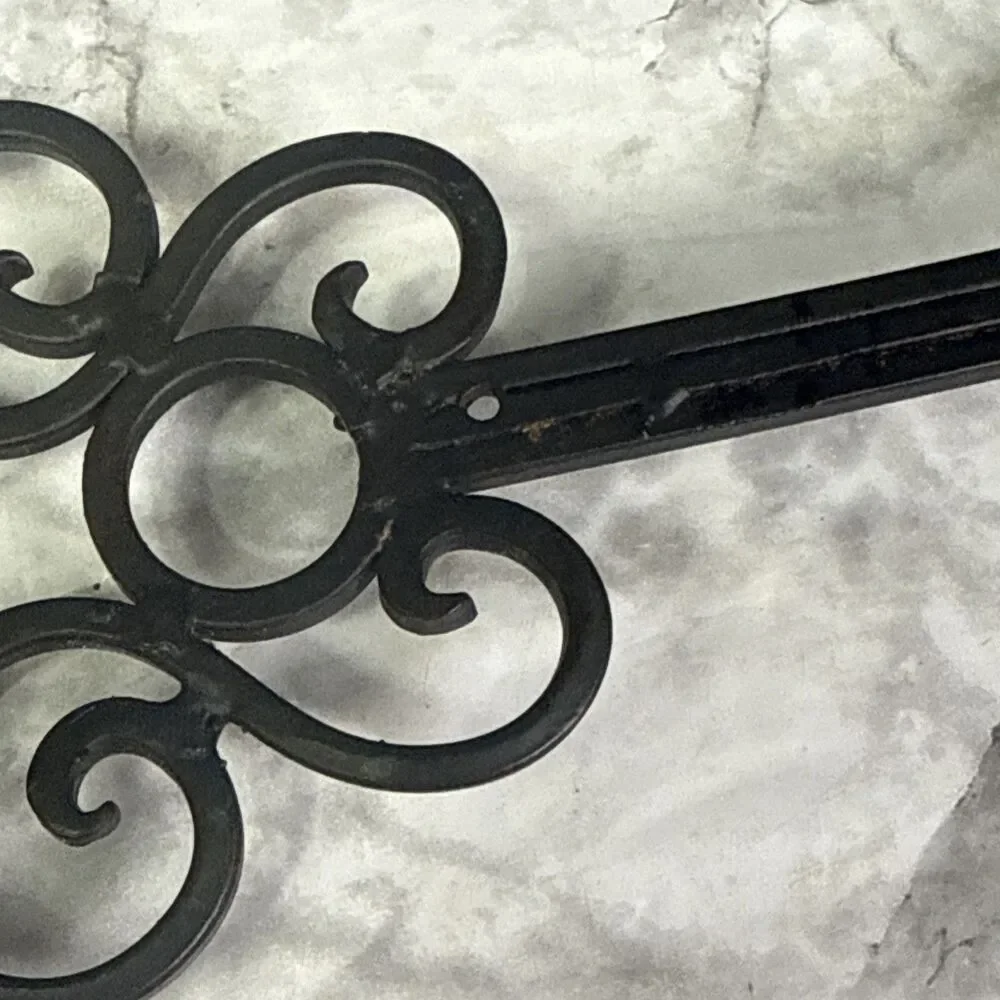 Vintage Large Black Metal Skeleton Key Hanging Wall Decor Made In USA 10.5”